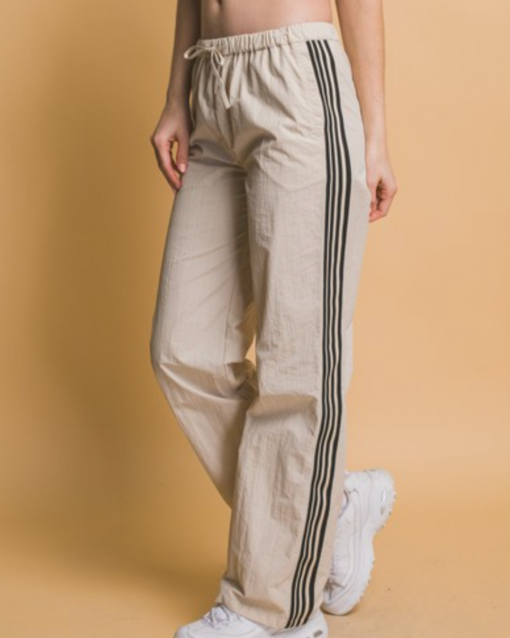 aura side stripe parachute pants - khaki