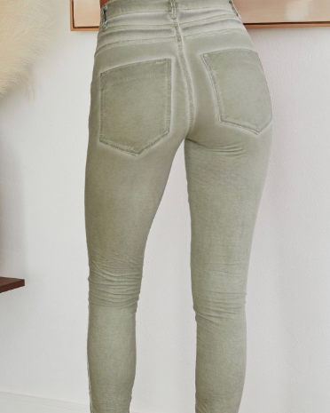sloane crinkle jogger - sage green