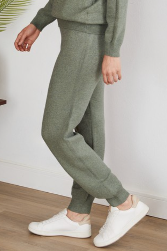 soft knit jogger -olive green